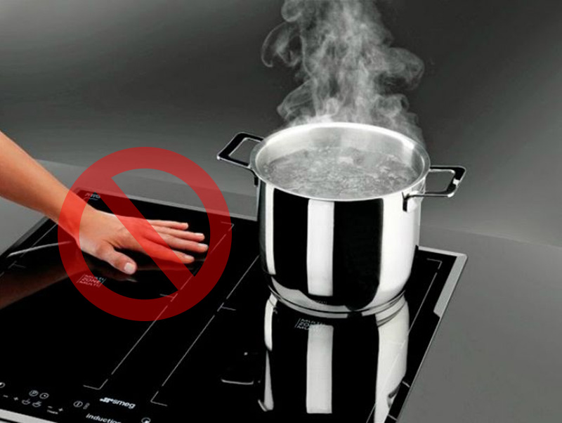 Bếp hiện chữ H để bạn không chạm tay vào vùng nấu để tránh bị bỏng